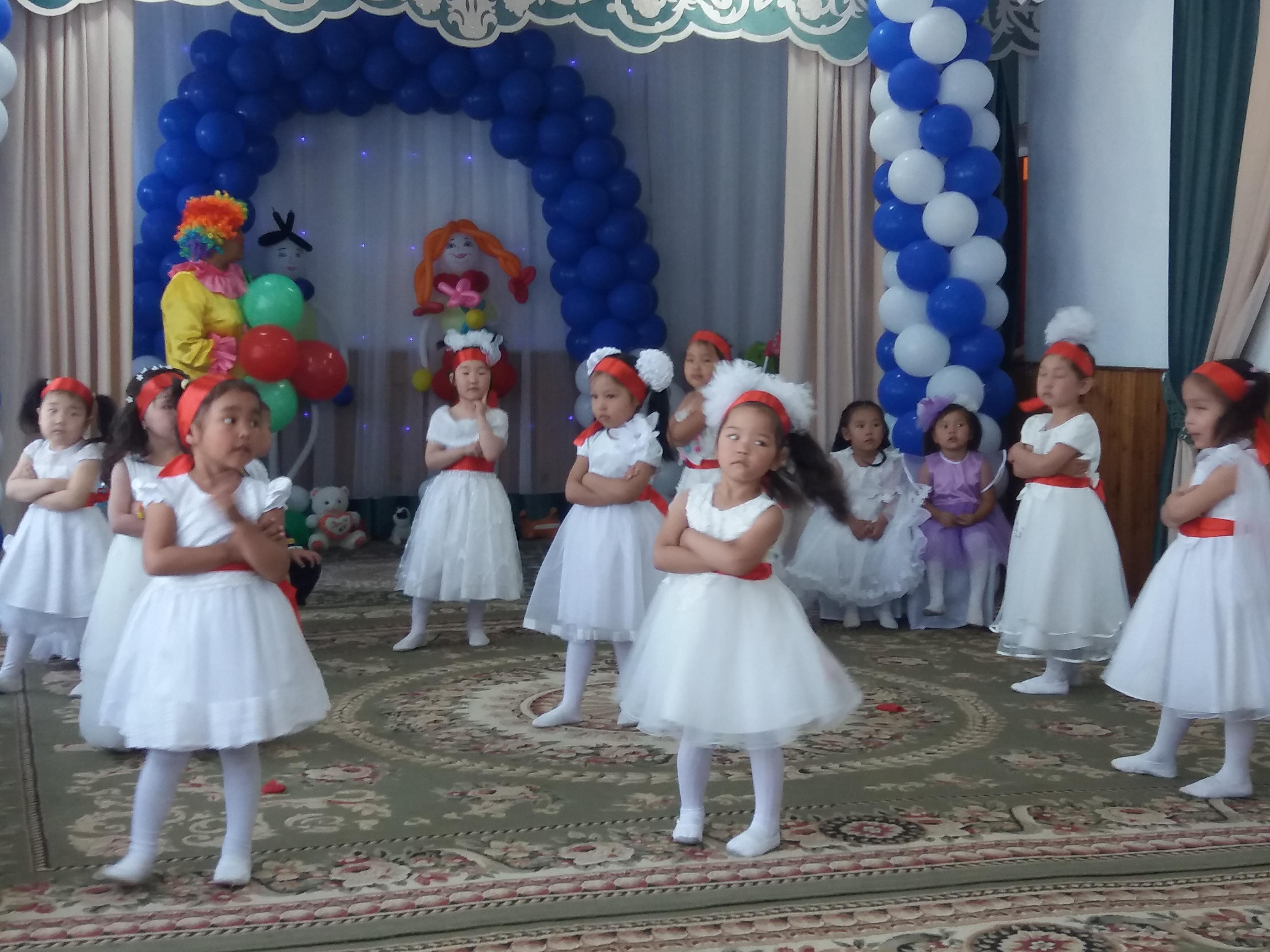 «Ботақан» ортаңғы тобындағы балабақшамен қоштасу кеші