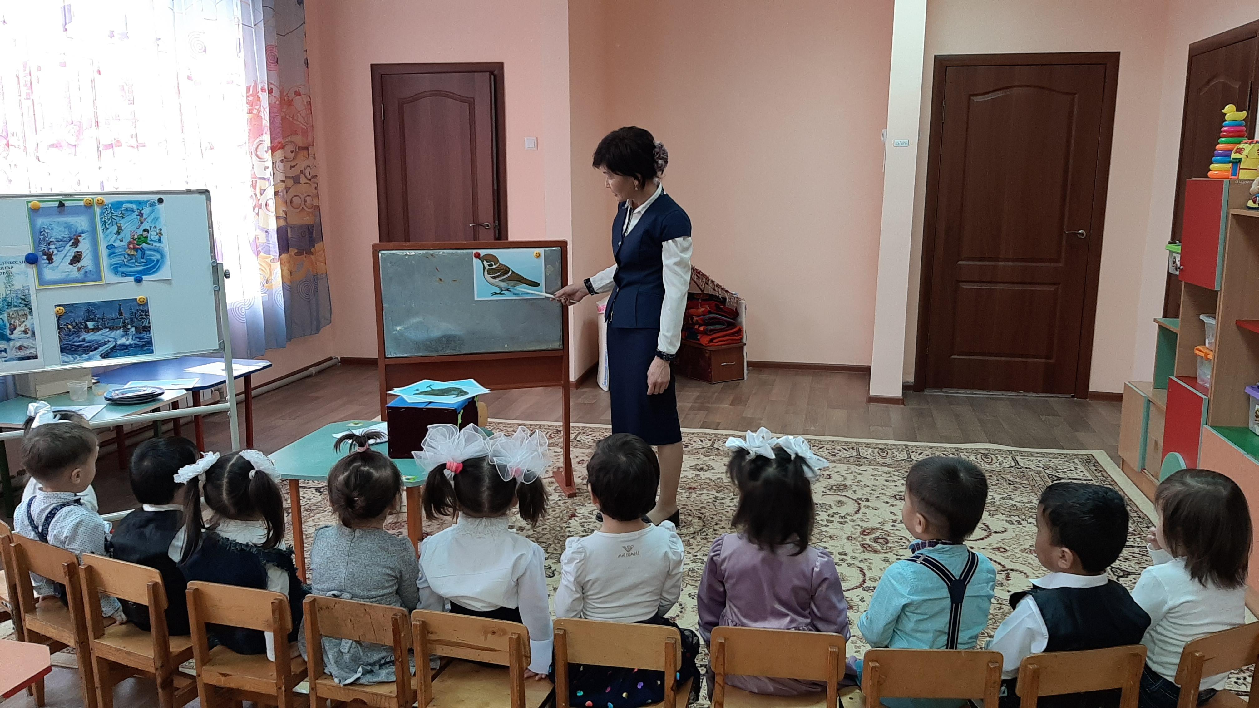 "Қыстап қалған құстарға қамқорлық жасау" ашық ұйымдастырылған оқу қызметі