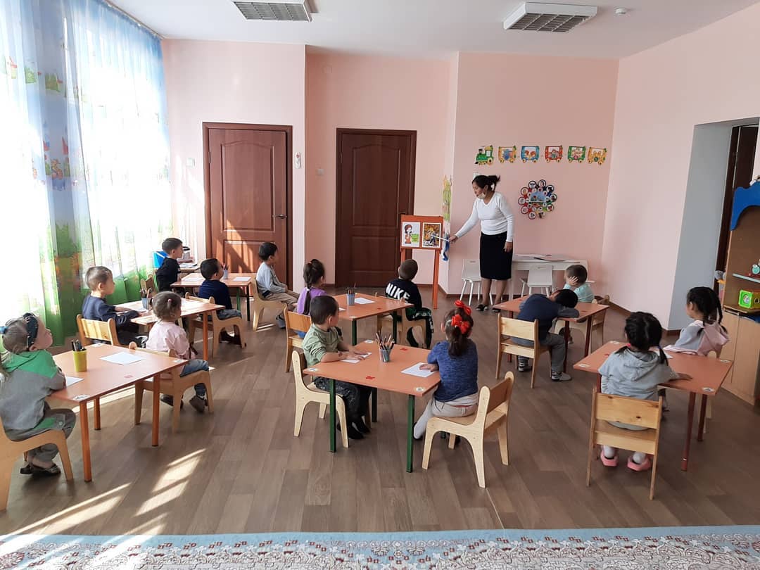 1 қыркүйек - білім күні. "Березка" ересек  тобының тәрбие сағаты