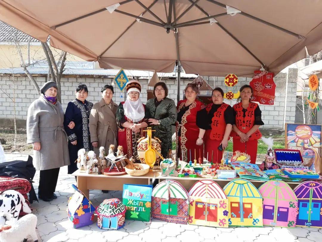Наурыз мерекесіне орай, ұйымдастырылған ұлттық қолөнер көрмесі