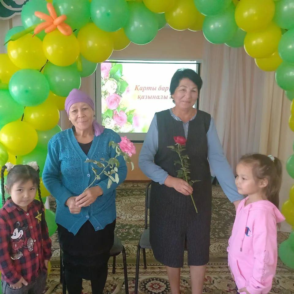 “Қарты бар ел-қазыналы ел!” атты тақырыпта мерекелік іс-шара