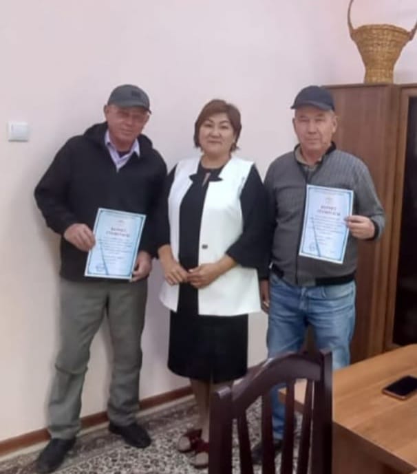 Балабақша қызметкерлерін марапаттау сәті