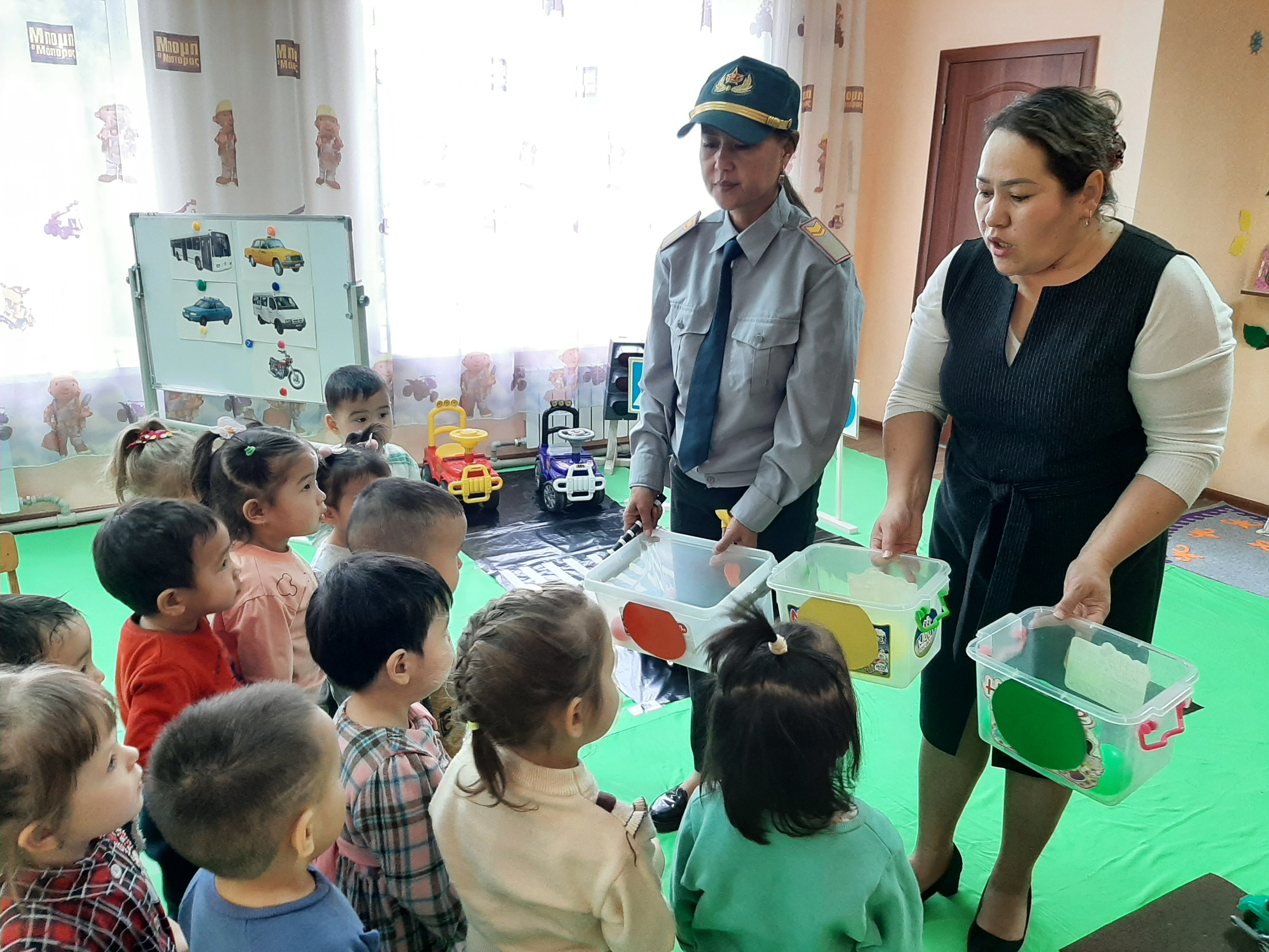 "Бағдаршам біздің досымыз"  "Балапан" ортаңғы тобы