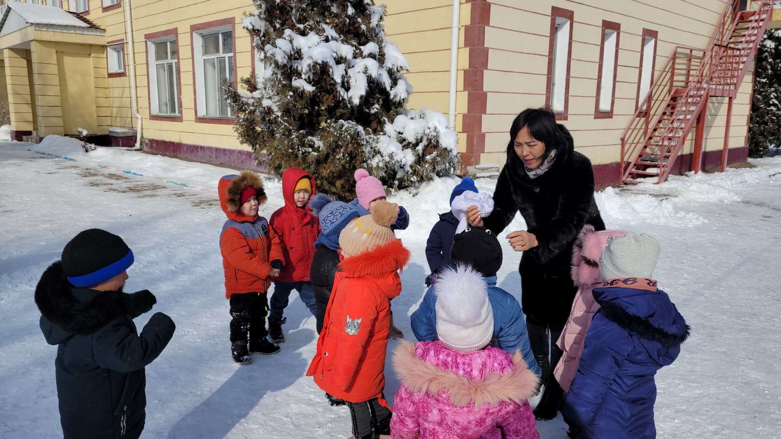 "Қоян, Аяз шыршалар" ойыны