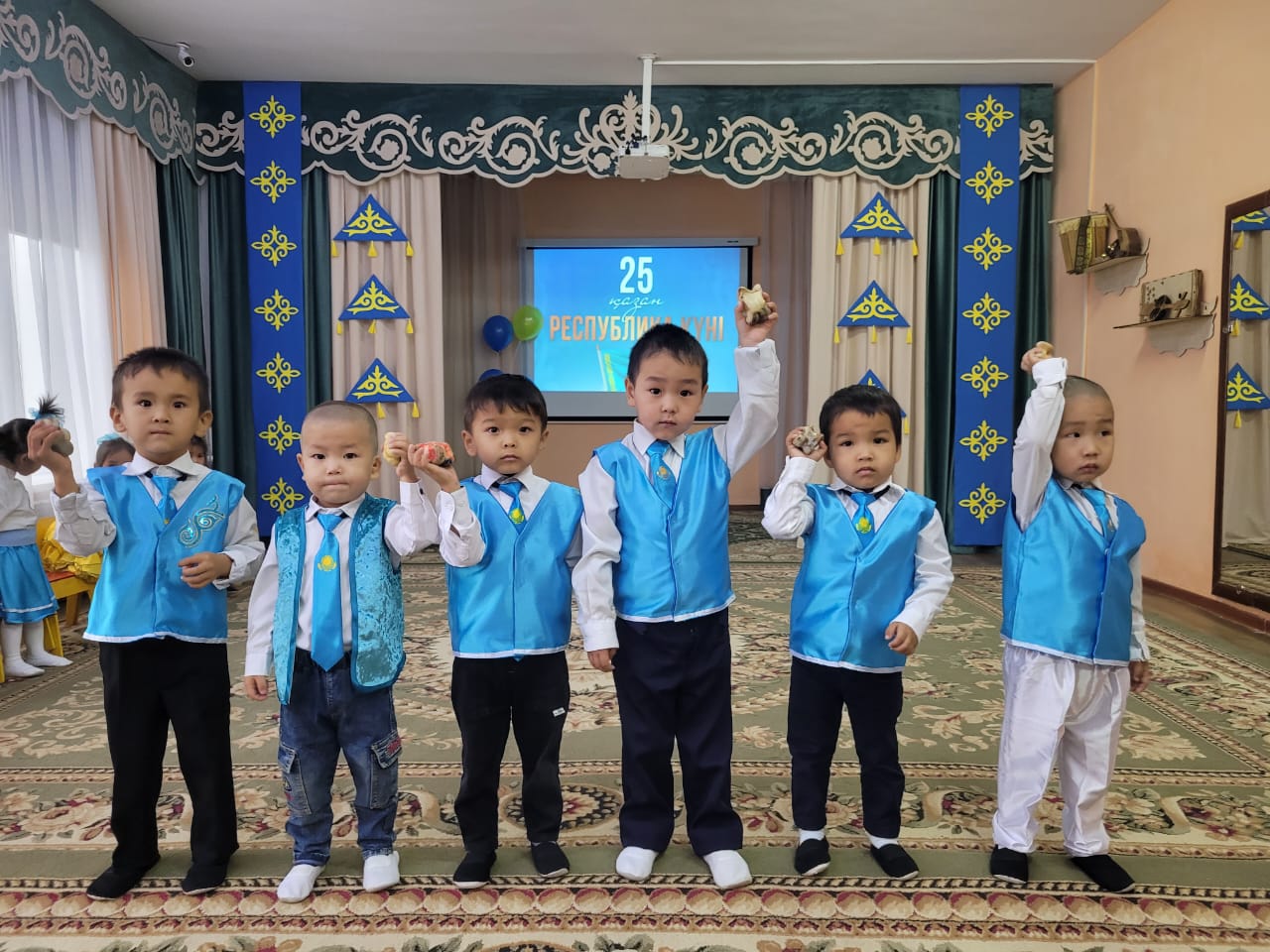 «Менің Отаным-Қазақстан!» ертеңгілігі "Гүлдер" ортаңғы тобы